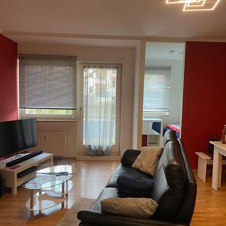 Zwei Zimmer Appartment Mit Balkon Und Stellplatz Voll Moebliert Trier Exterior foto